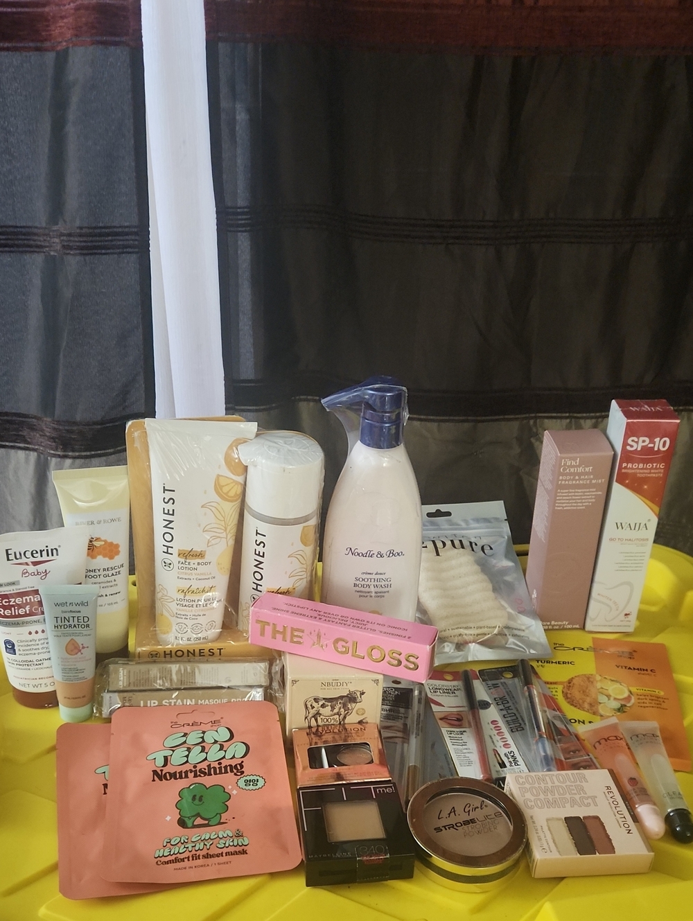 22 Piece Beauty Box